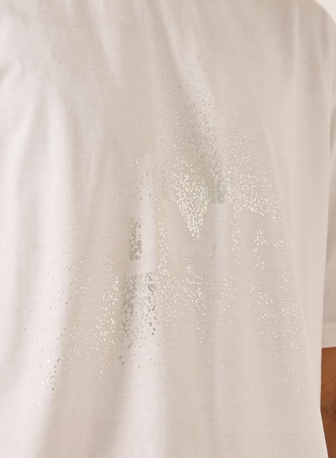 ستايلي تيشيرت فضفاض بطبعة فويل ورقبة دائرية - Image 3